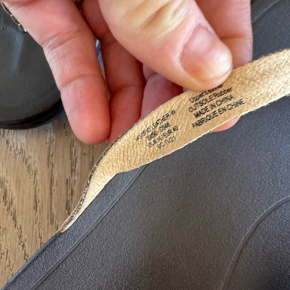 Olukai Ho'opio Leather Thong Sandals Metallic Gold Size 10 - Picture 4 of 5